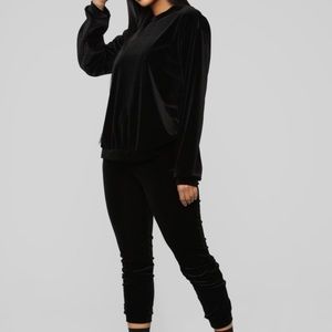 NWOT Black Velvet Fashion Nova sweater